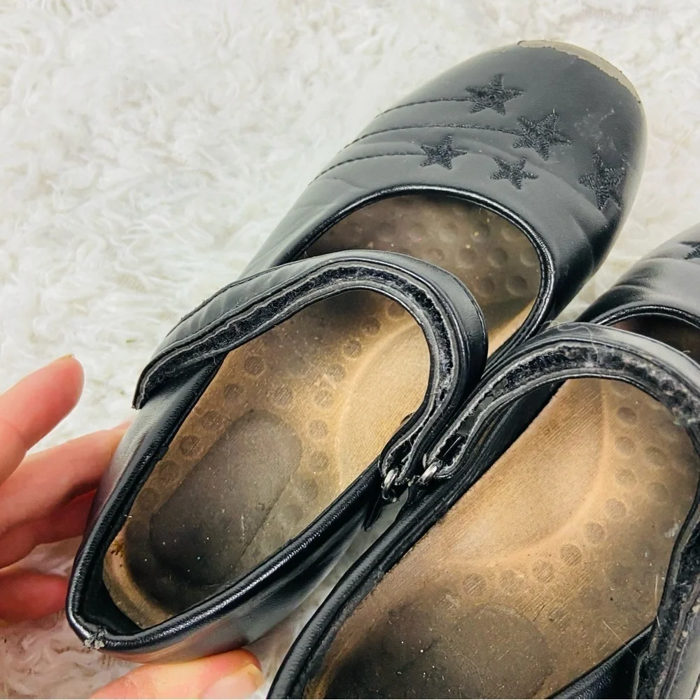UNBRANDED faux leather Black Star embroidered Kids Shoes size 11